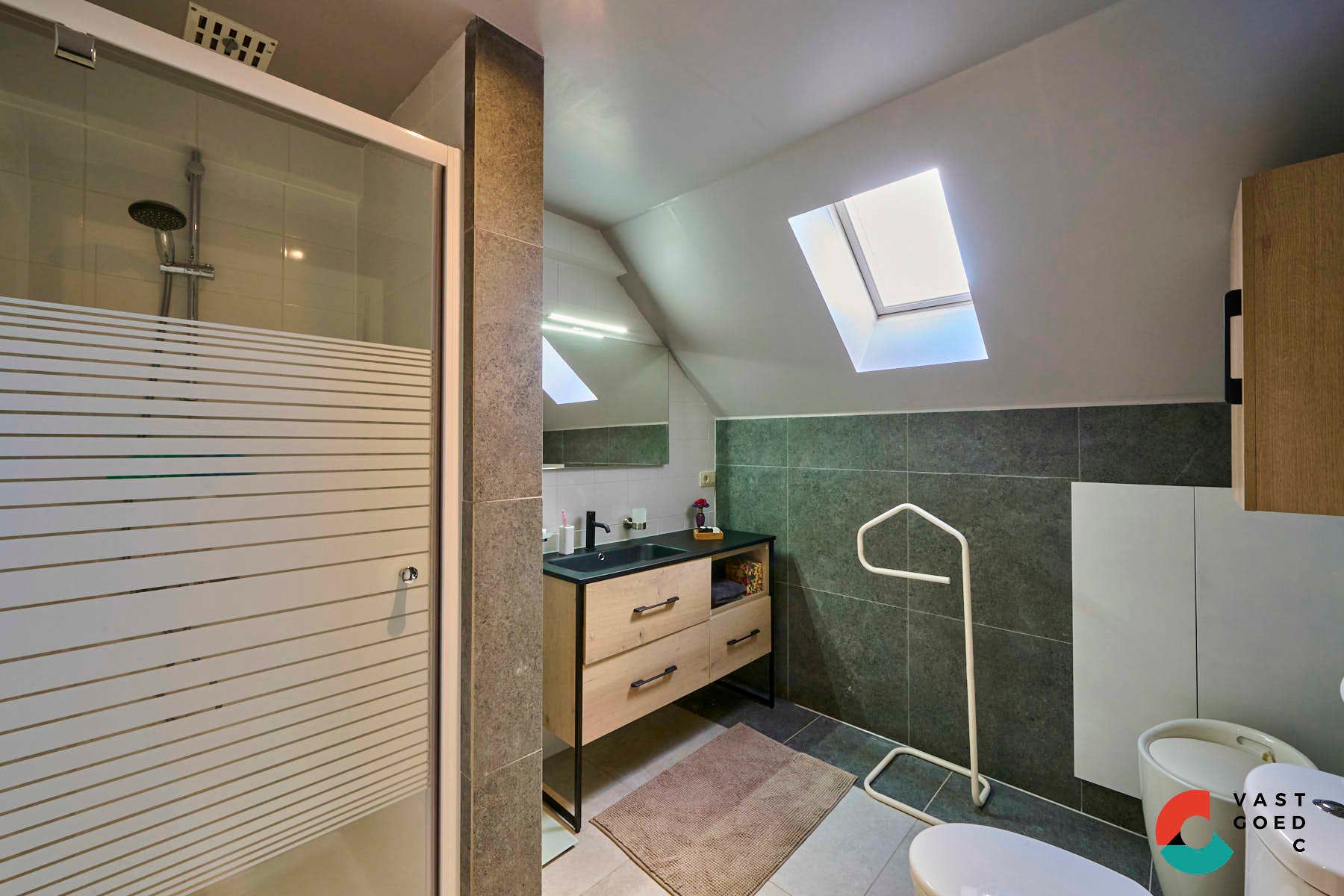 Rustig gelegen karaktervolle hoeve met zicht op de weilanden foto 21