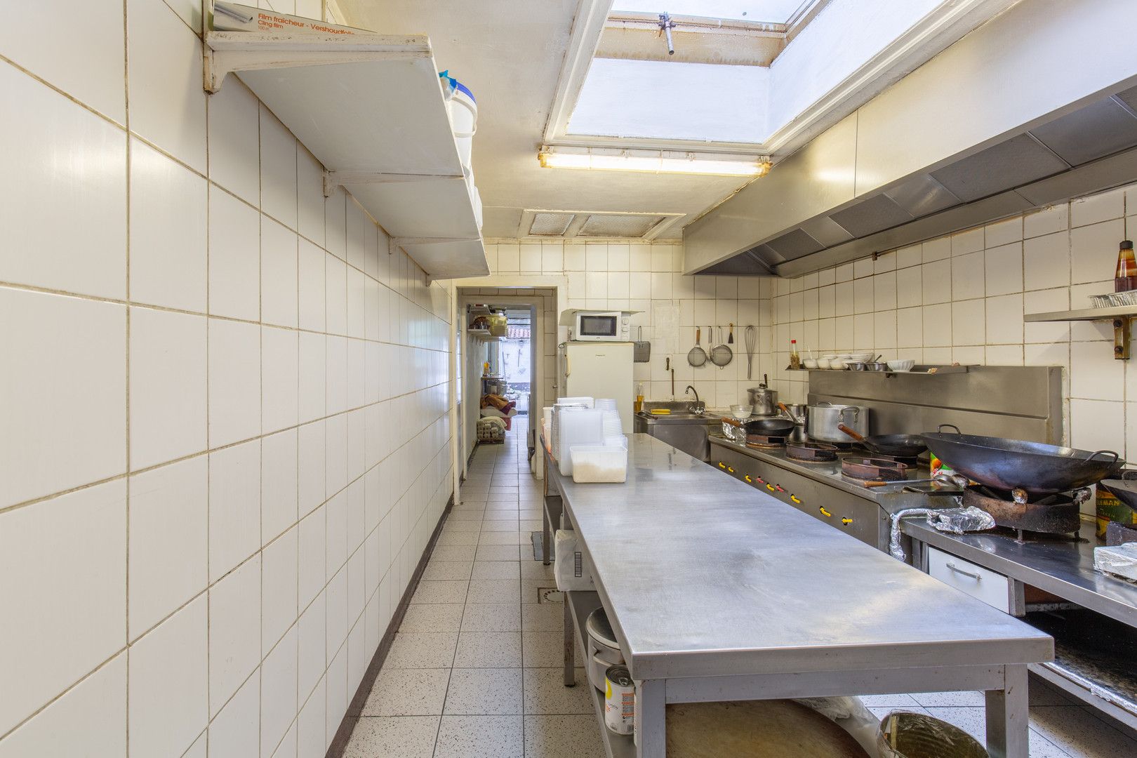 Handelspand in winkelstraat foto 4