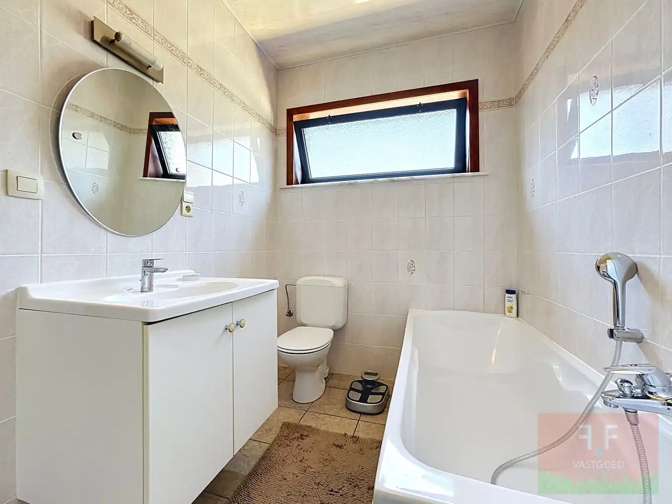Instapklare energiezuinige gezinswoning met 3 slaapkamers en tuin te Sint-Lievens-Houtem foto 11