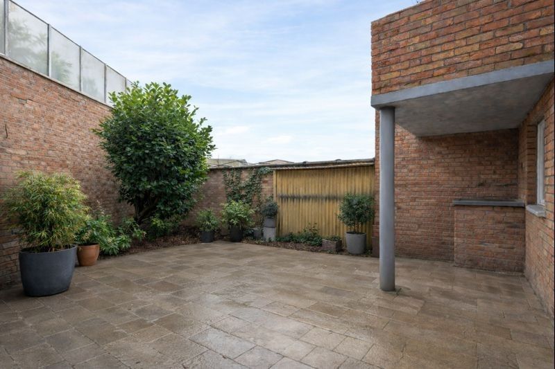 Gerenoveerde bel-étage met 3 slaapkamers en ruime garage foto 18