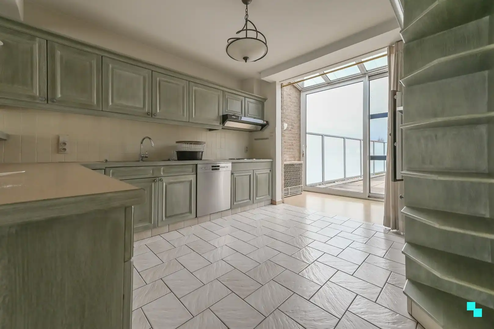 Bijzonder ruime handelswoning in centrum Lendelede foto 7