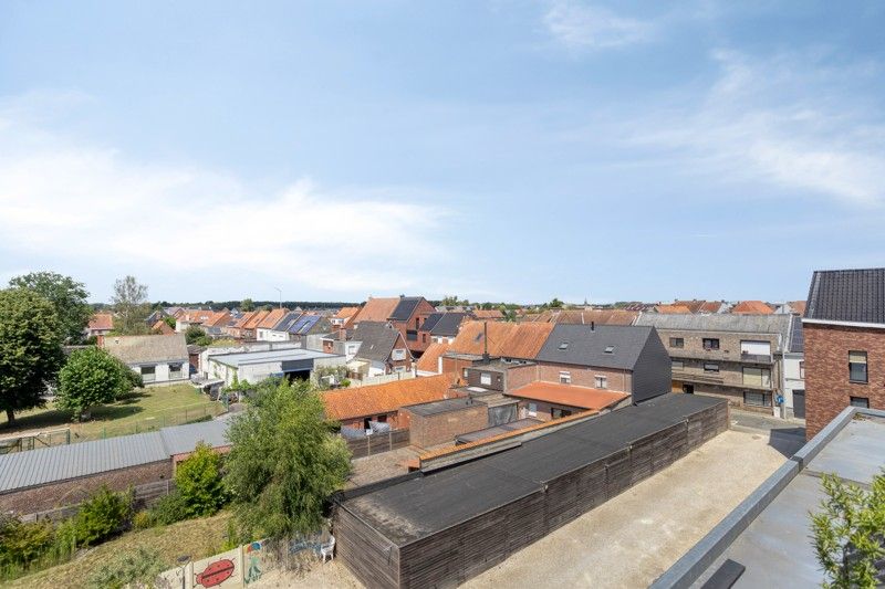 Ruim en charmant dakappartement met 3 slaapkamers en garage TE KOOP in hartje WAKKEN! foto 25