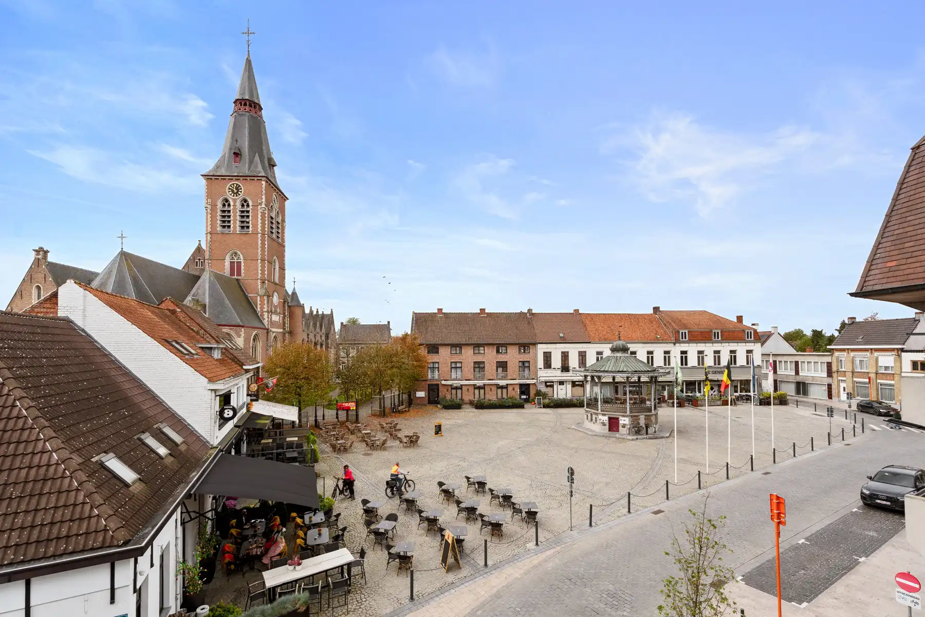 Top nieuwbouw appartement met zicht op de markt van Aalter foto {{pictureIndex}}