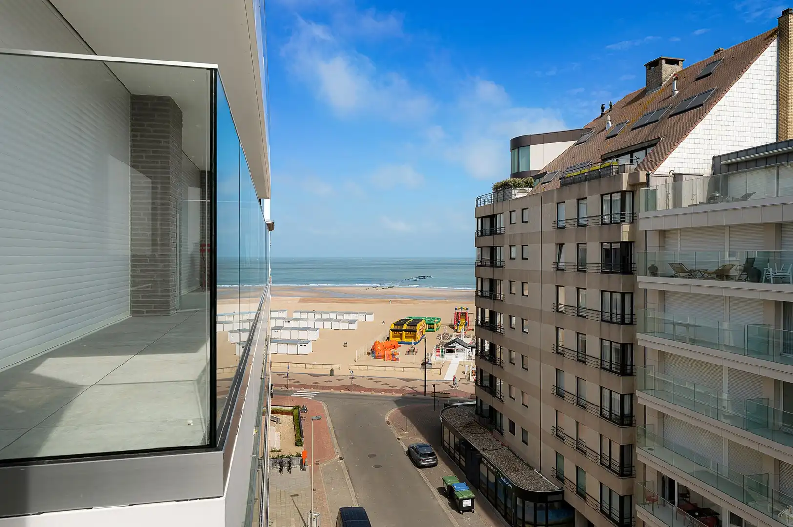 Appartement met twee slaapkamers en prachtig zijdelings zeezicht. foto 7