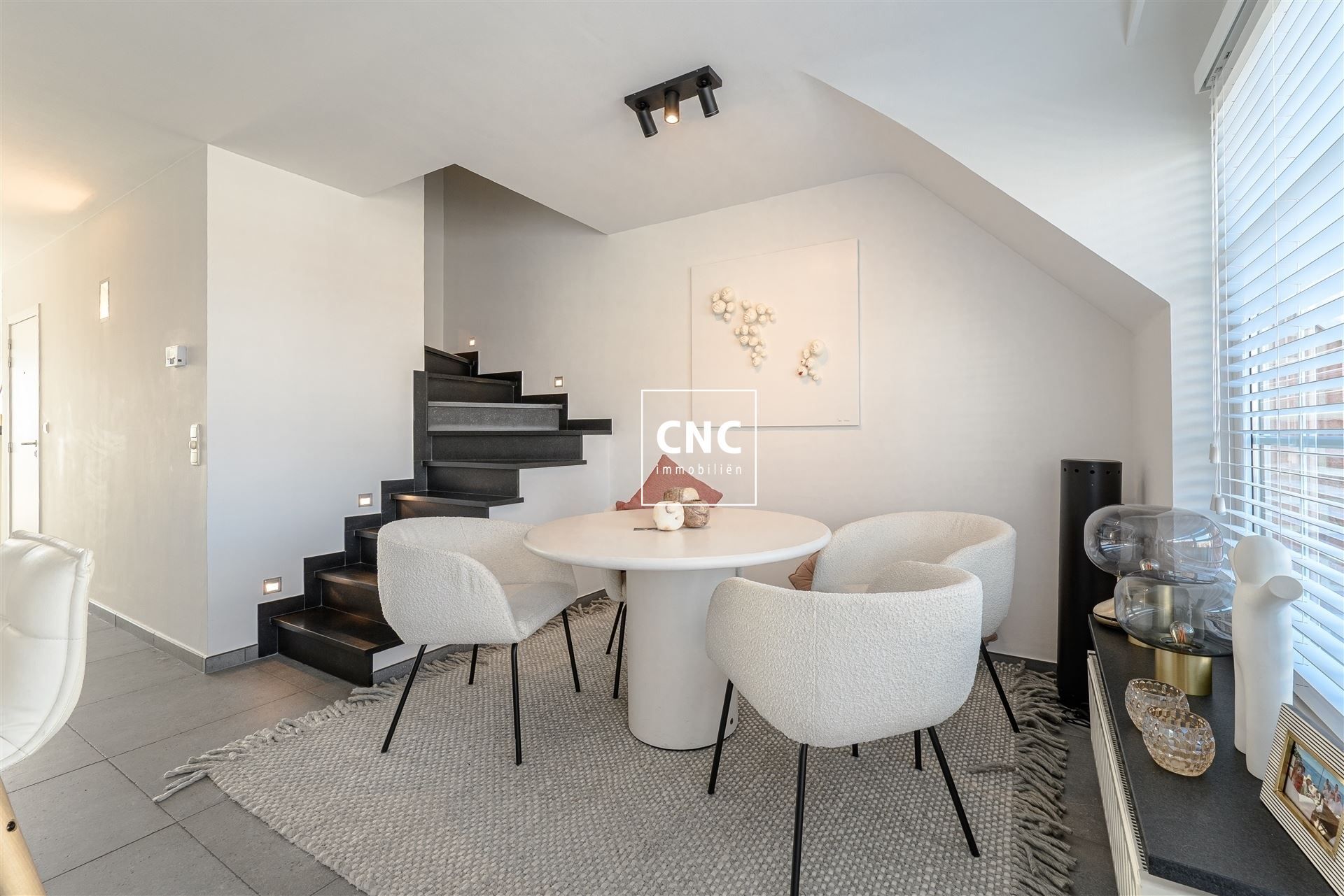 Prachtig instapklaar duplexappartement met 2 grote terrassen foto 12