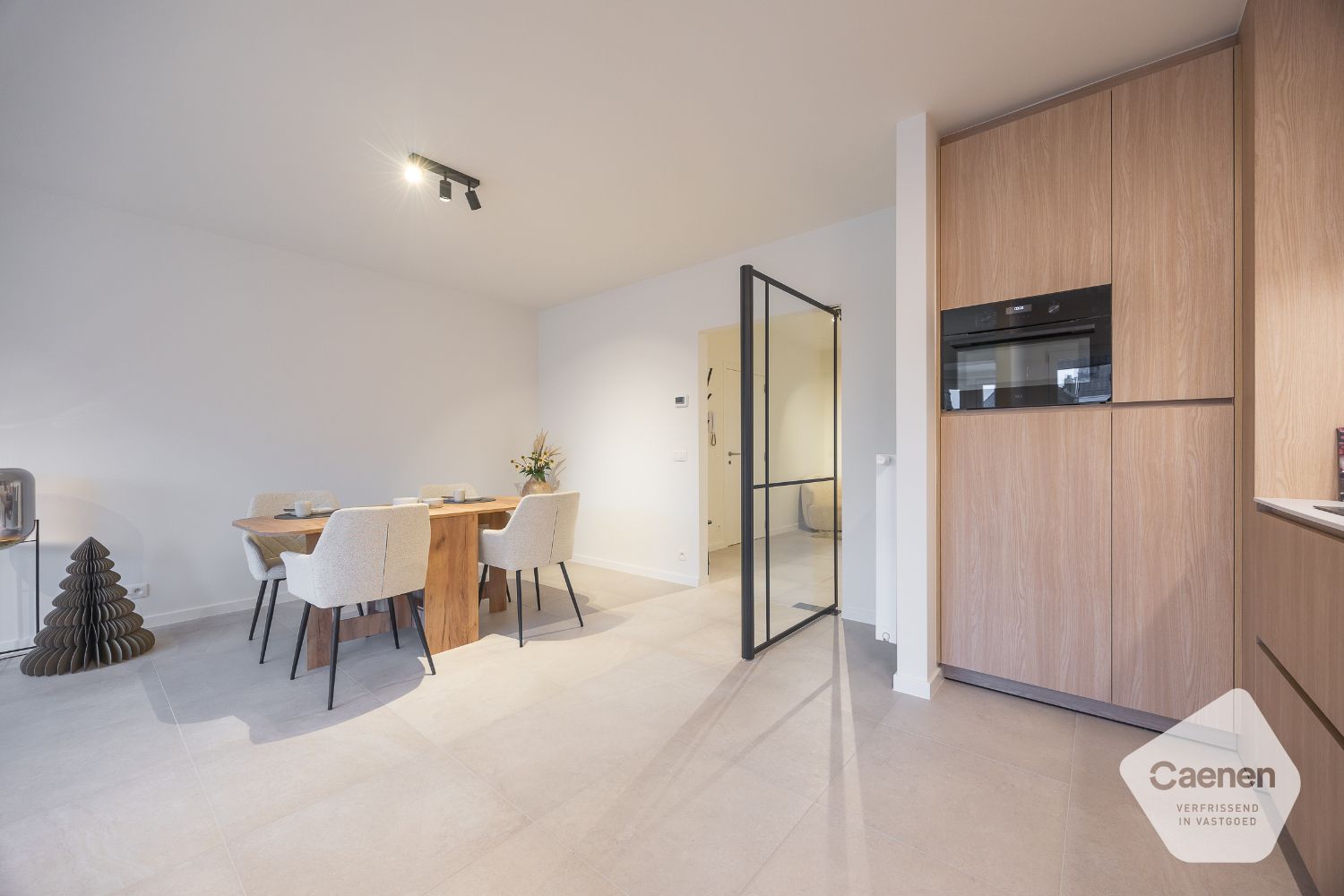 Gerenoveerd twee slaapkamer appartement op centrale ligging foto 7