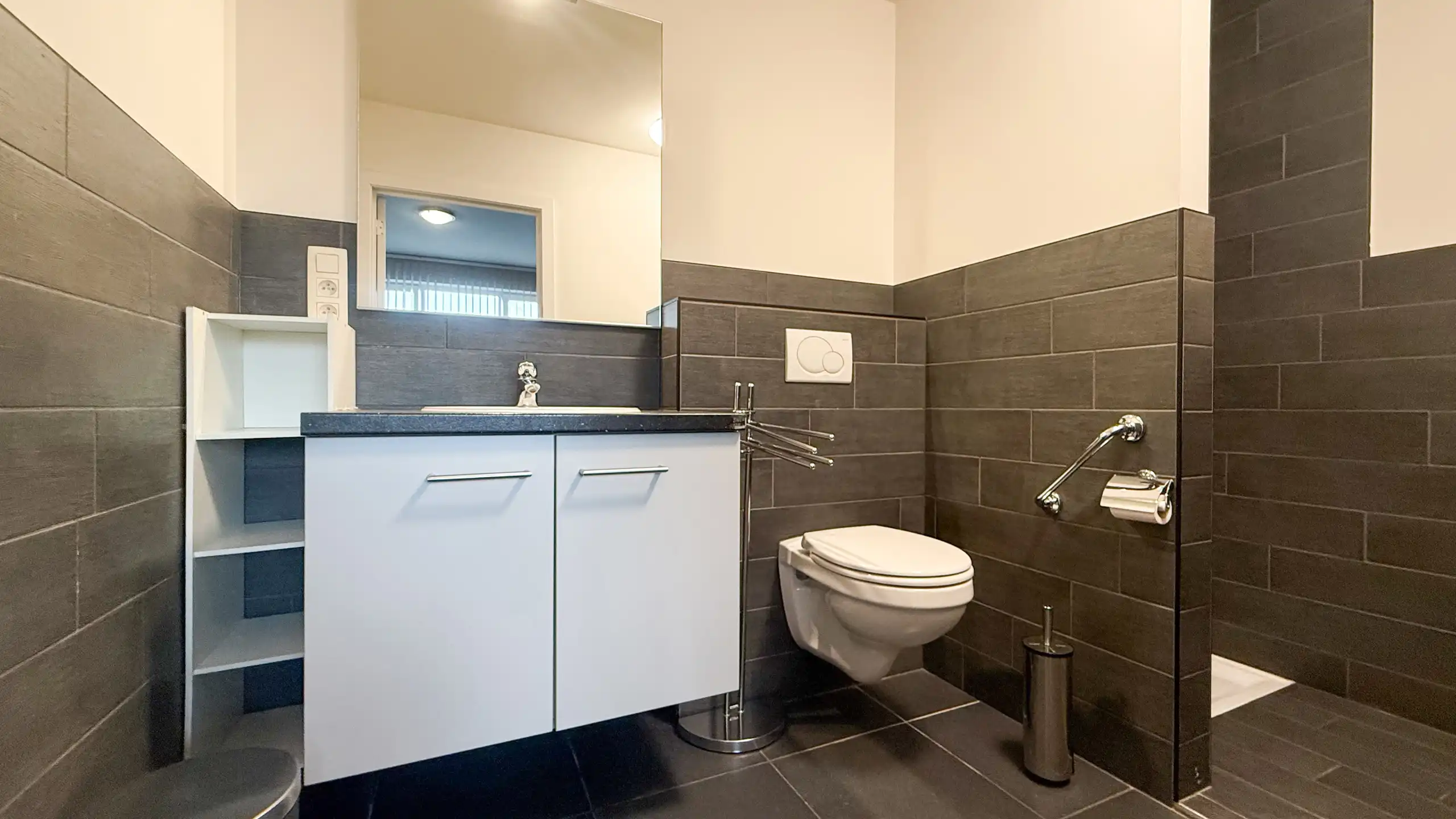 Veelzijdig investeringspand met 10 kamers, lift en kelder! foto 74