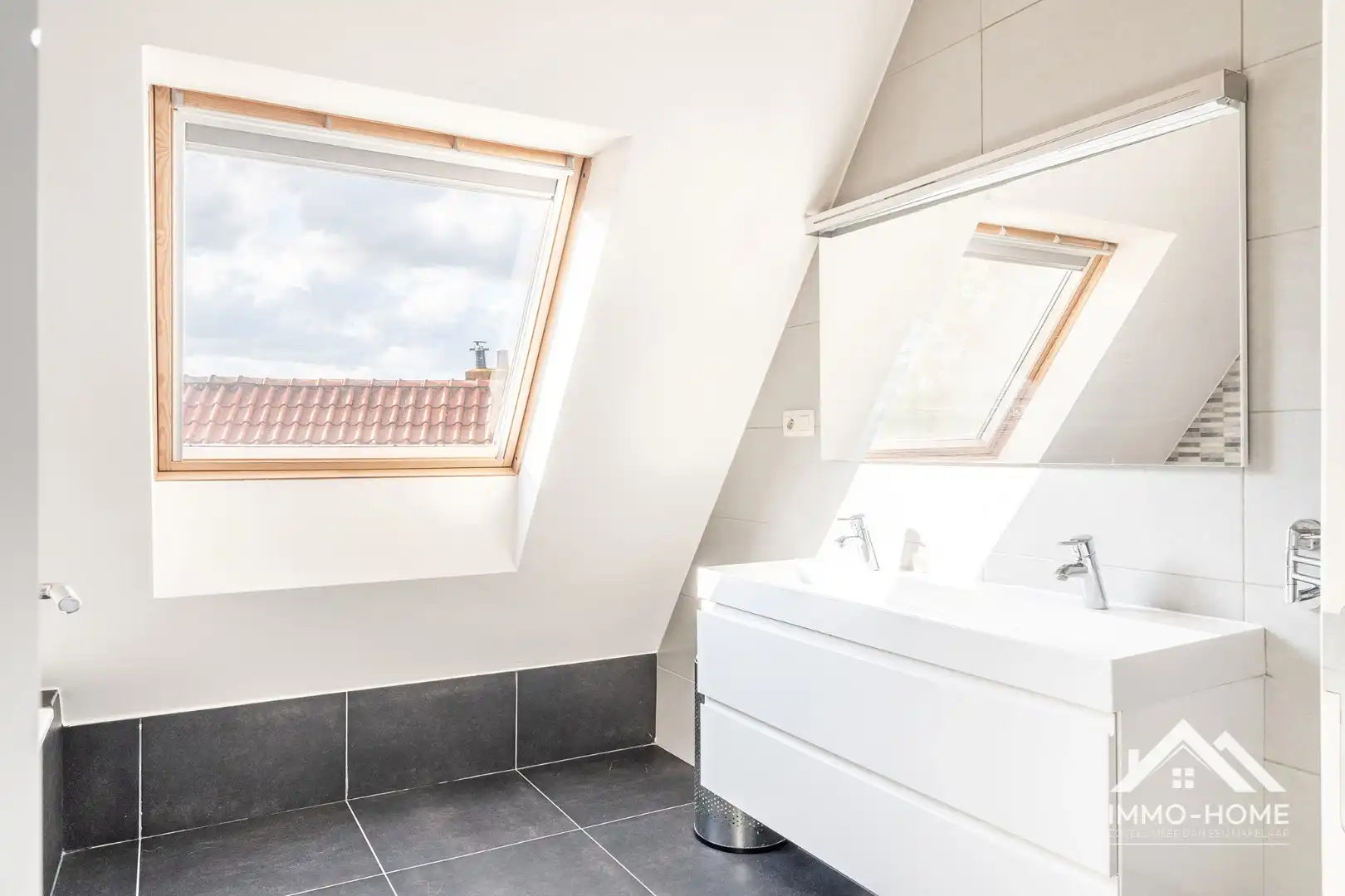 Jonge recente woning met heel veel volume! foto 16