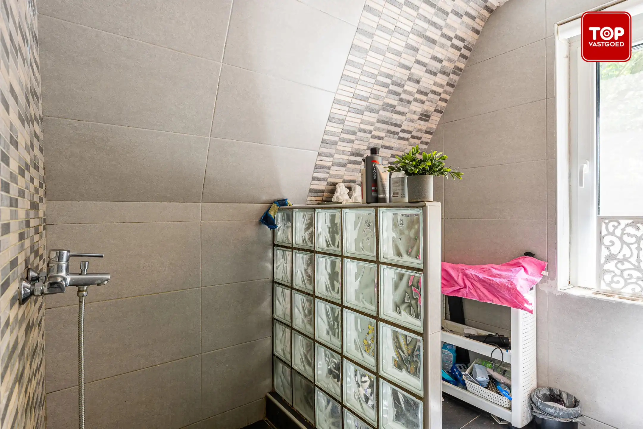 Instapklare alleenstaande woning op centrale locatie. foto 17