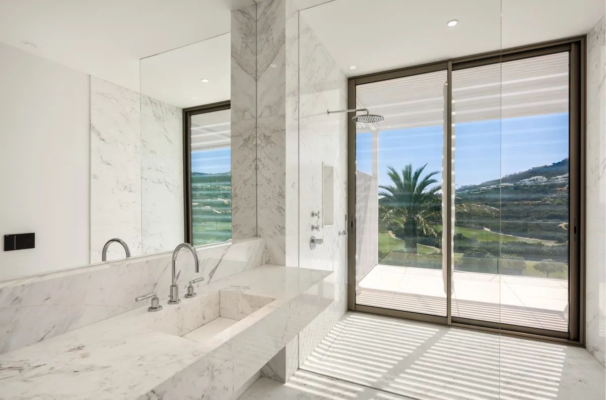 Adembenemende luxe villa met panoramisch uitzicht in exclusief golfresort foto 11