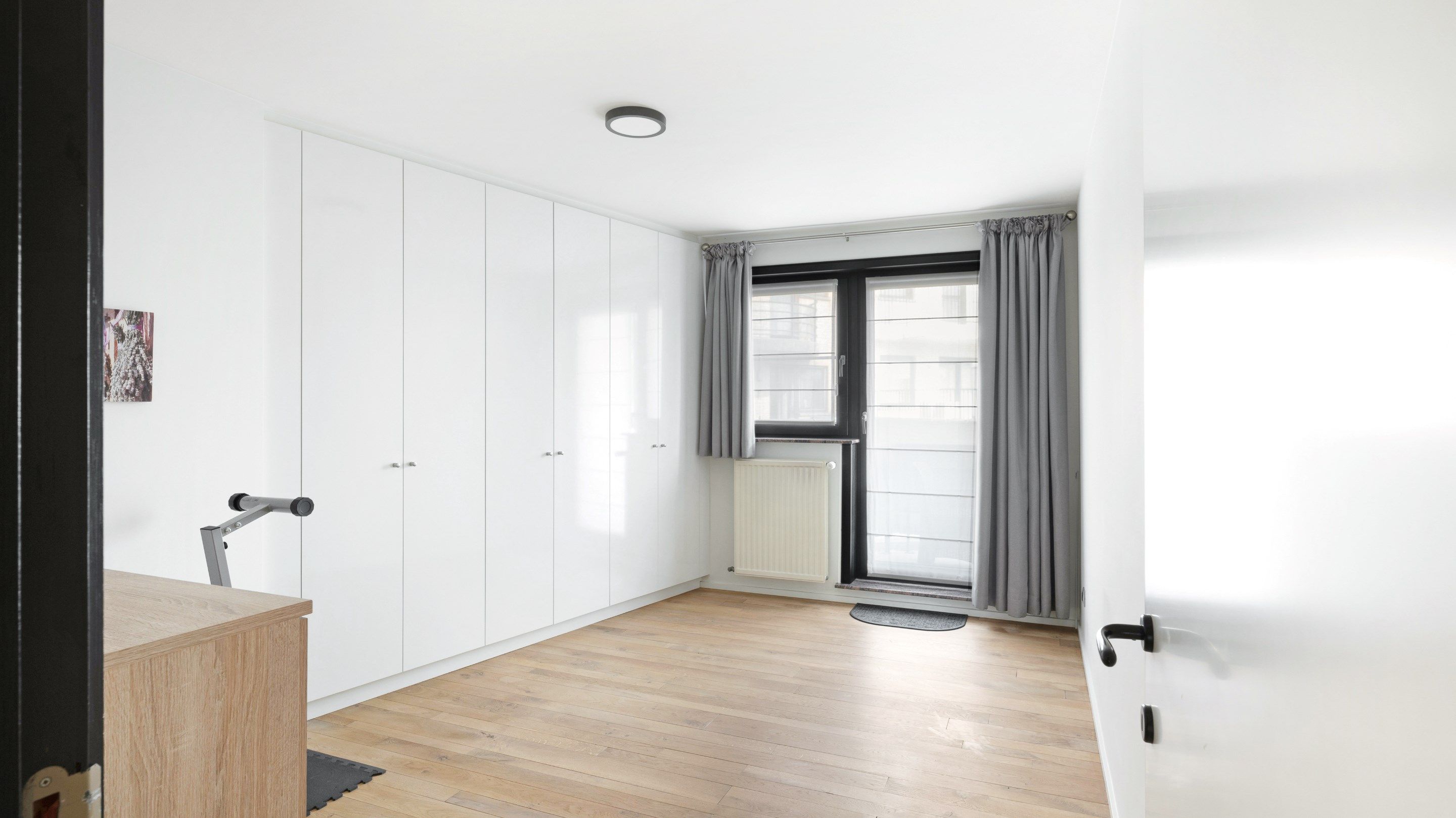 Vernieuwd appartement met parkeerplaats inbegrepen foto 13