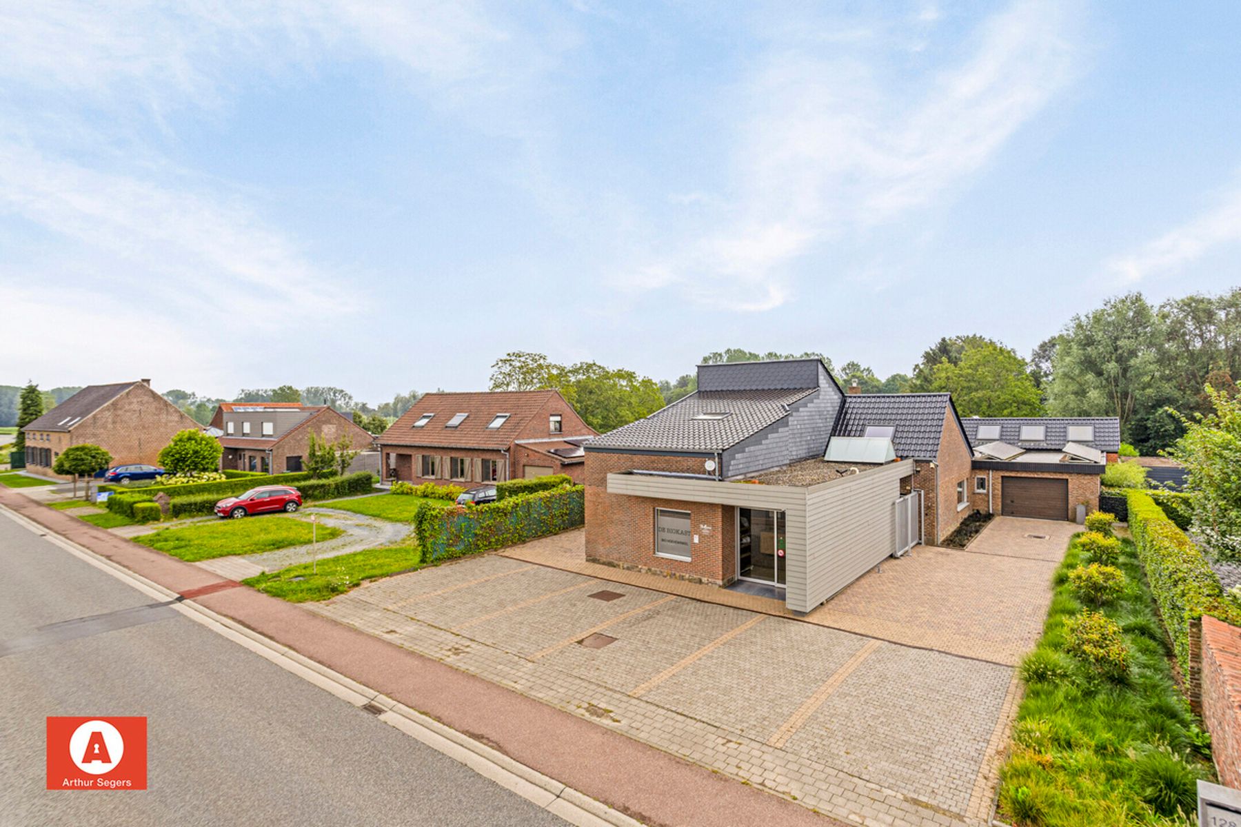 Ruime woning met magazijn, winkelruimte en fenomenale tuin foto 20