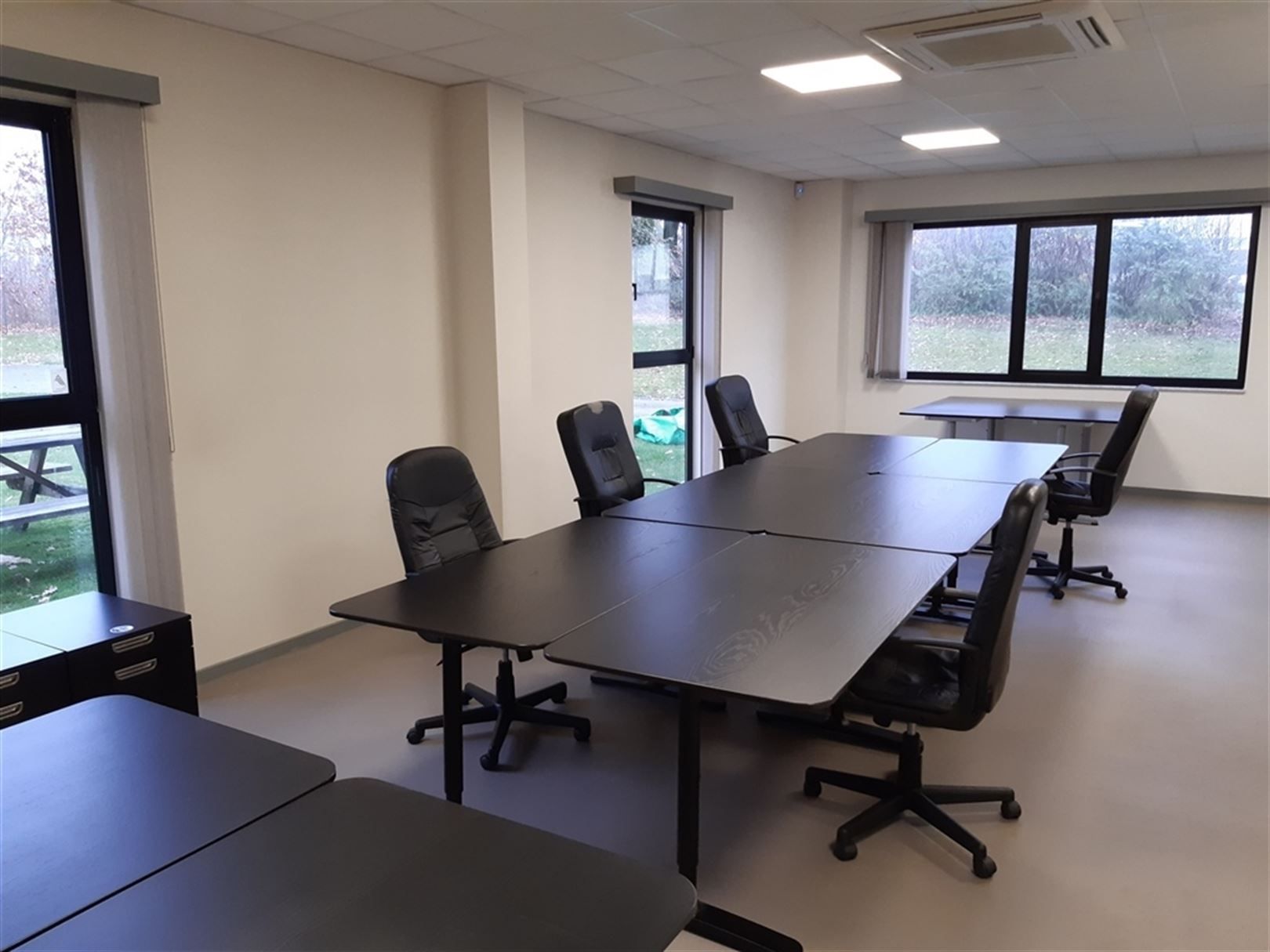 Office + Laboruimte foto 2