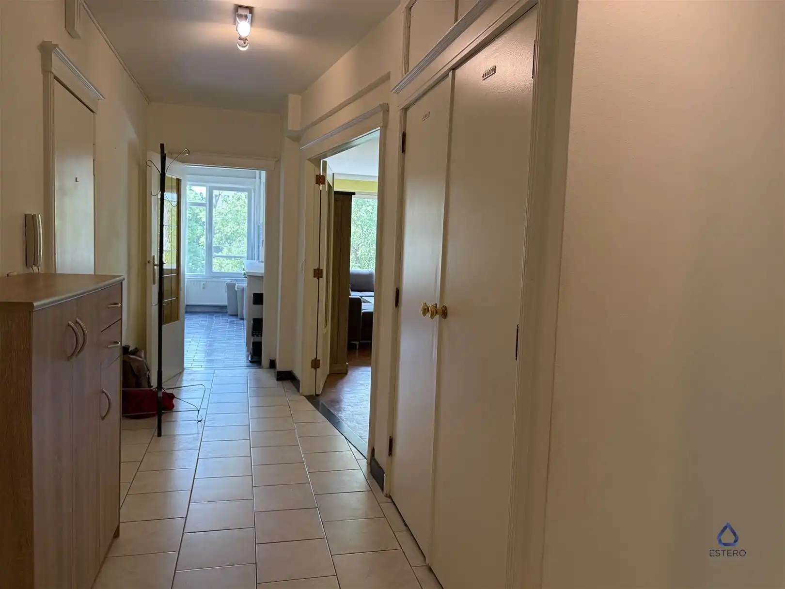 Ruim 2 slaapkamerappartement te Berchem foto 2