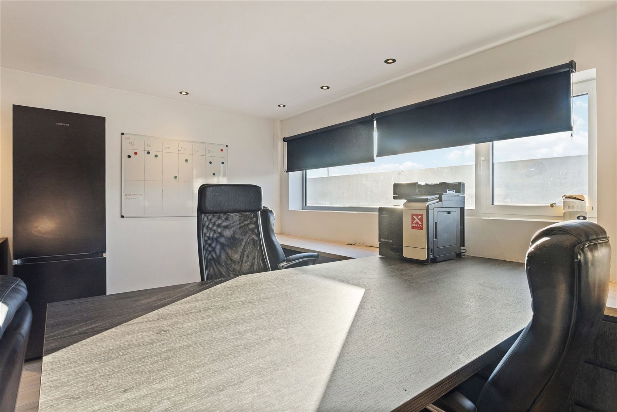 KMO-UNIT VAN 207 M2 MET BUREEL VAN 35M2 OP UITERST CENTRALE EN SNEL TOEGANKELIJKE LOCATIE TE HAM foto 16