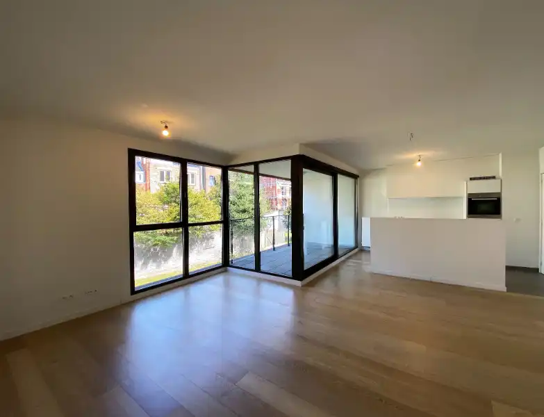 LICHTRIJK EN ENERGIEZUINIG APPARTEMENT NABIJ DE WATERSPORTBAAN foto {{pictureIndex}}