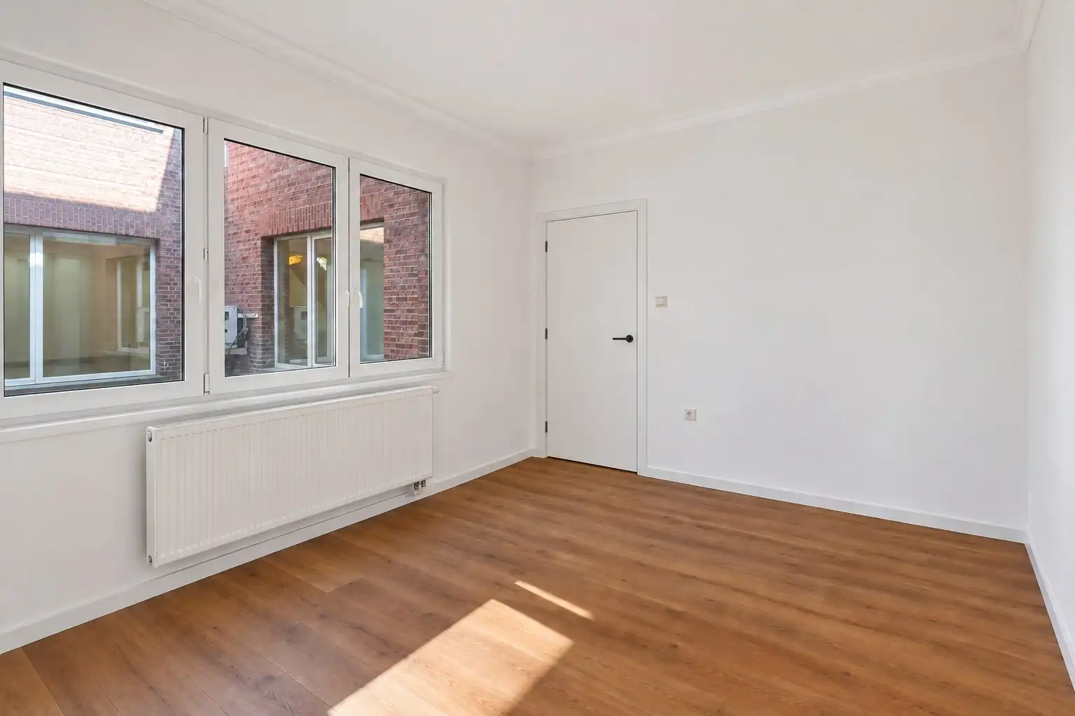 Gerenoveerd appartement met 2 slaapkamers! foto 5