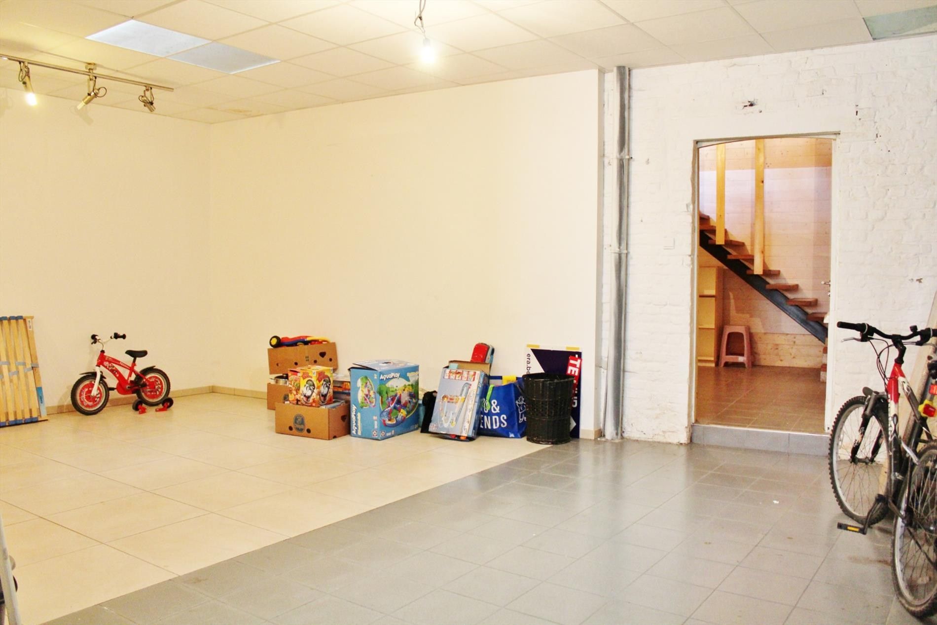 Karaktervolle herenwoning met dubbele garage in het centrum foto 15