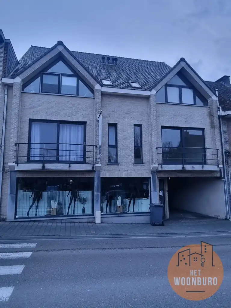 Appartement met één slpk, bureau en een kelder foto {{pictureIndex}}