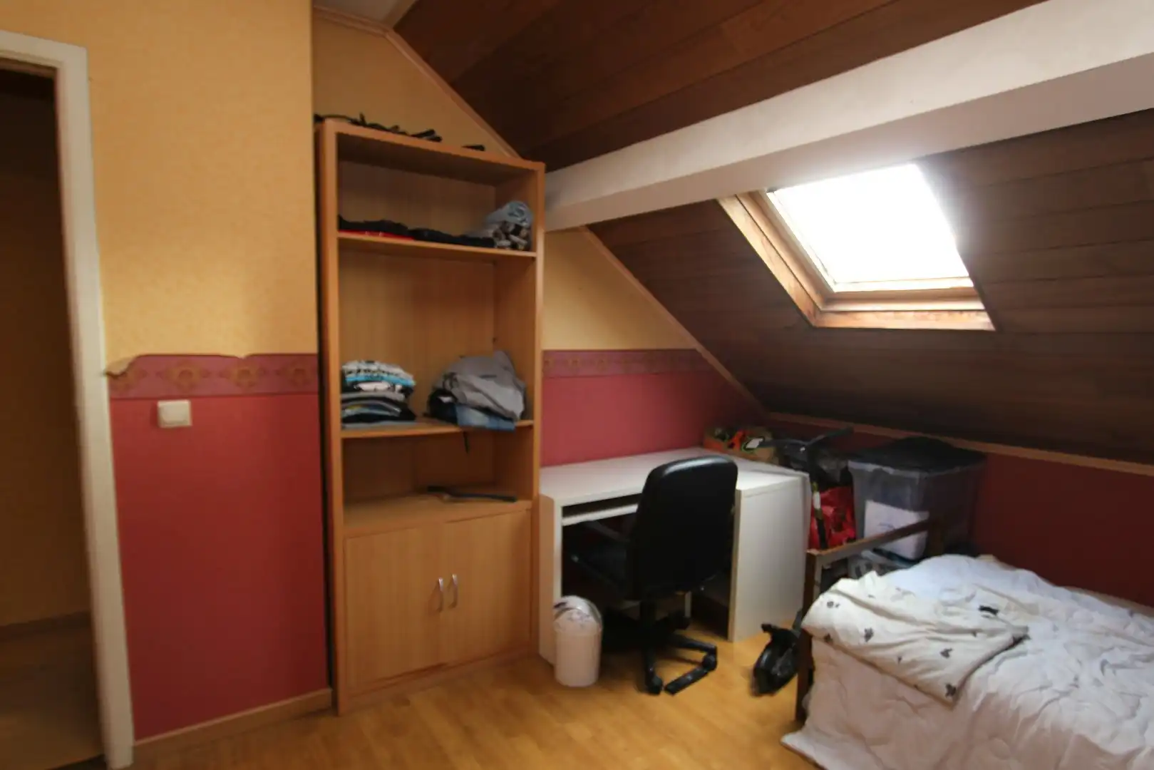 Ruime woning met terras en tuin - stadsrand Tongeren foto 16