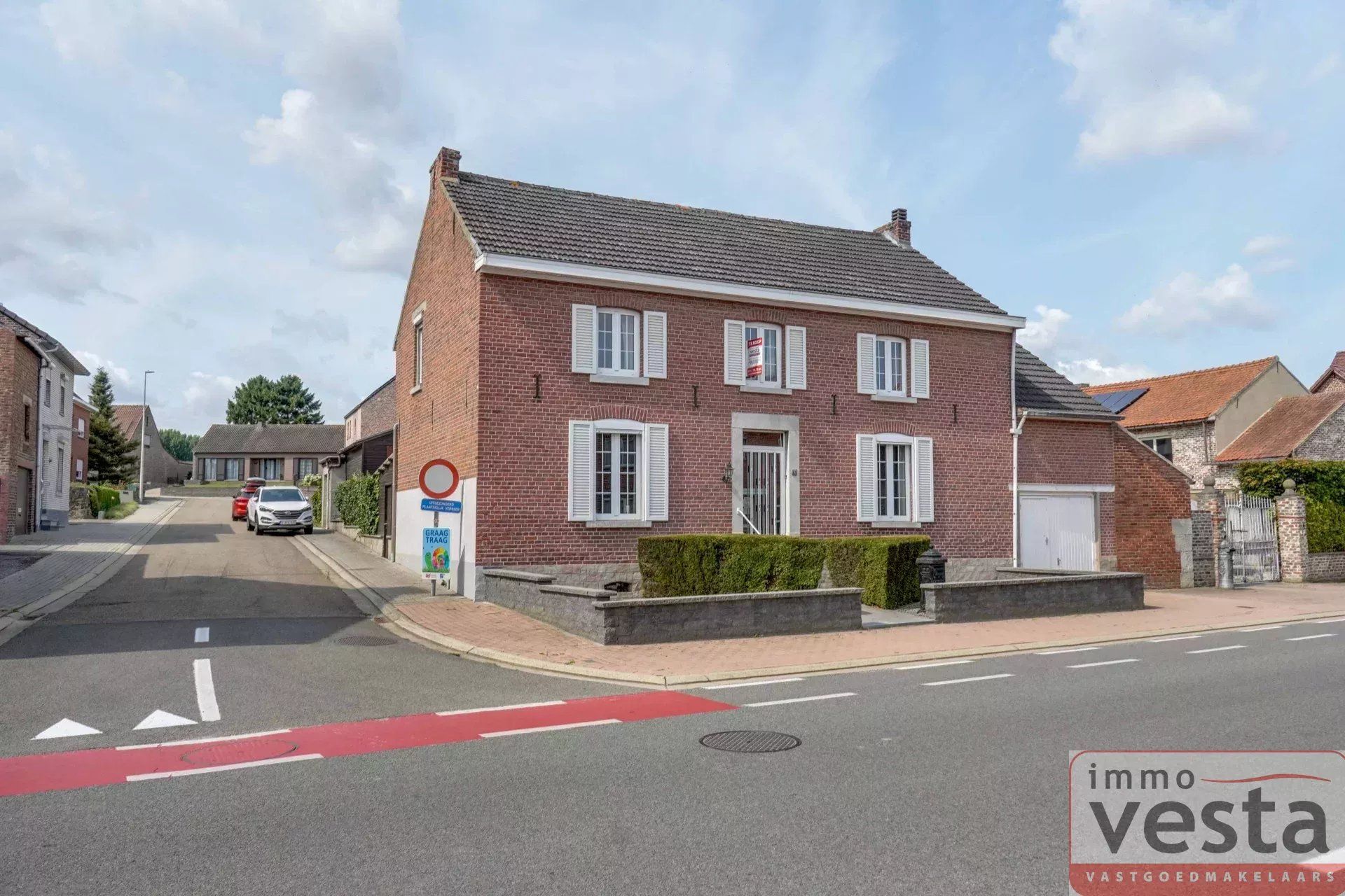 Hoofdfoto van de publicatie: Te renoveren woning met landelijke ligging