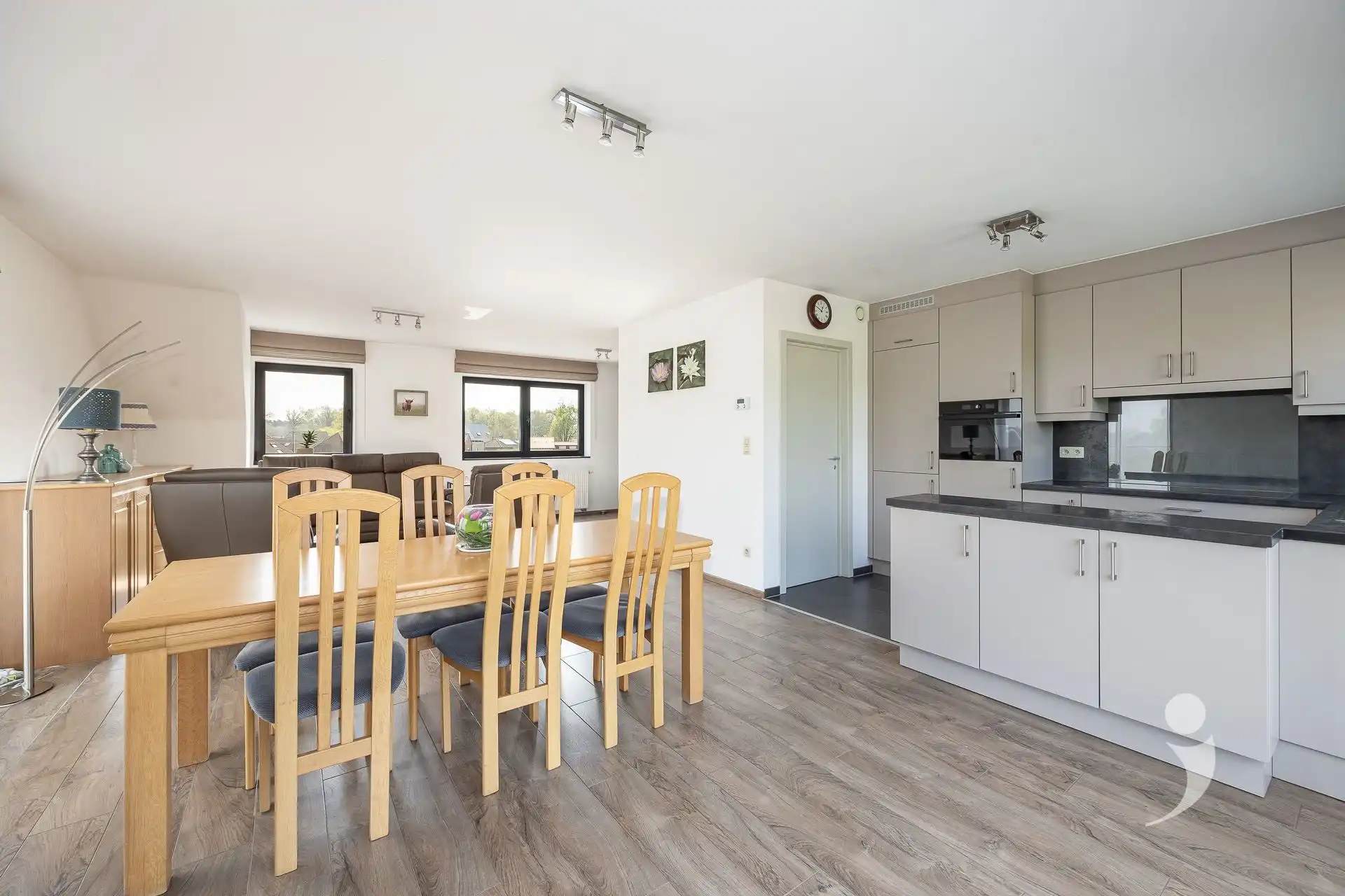 Ruim appartement op een toplocatie!  foto 7