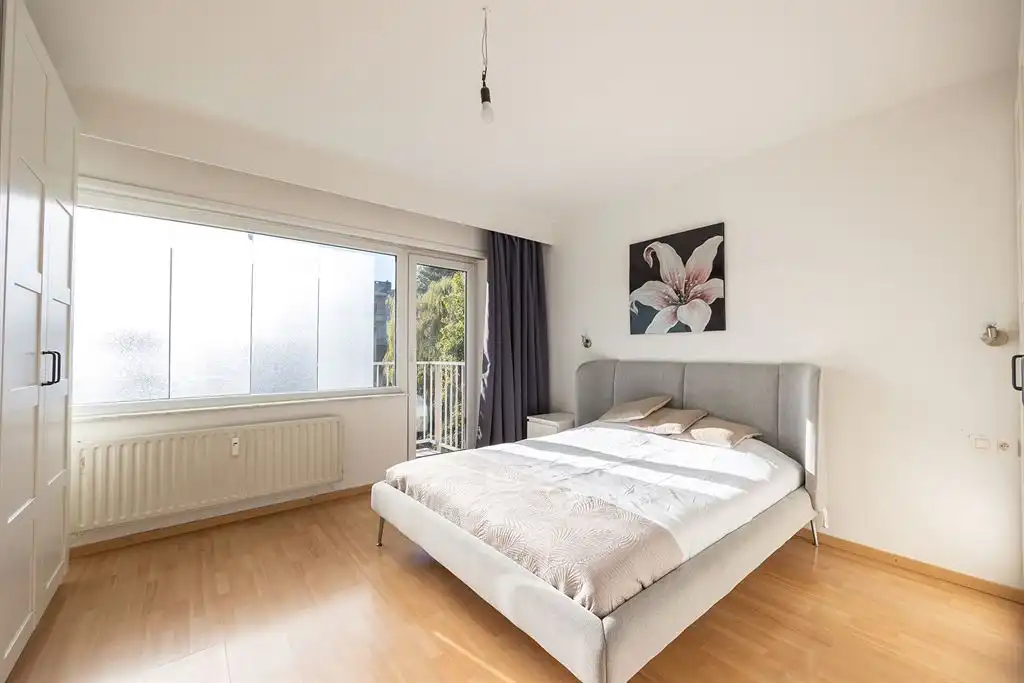 Ruim 3 slpk appartement met terras en garagebox foto 8