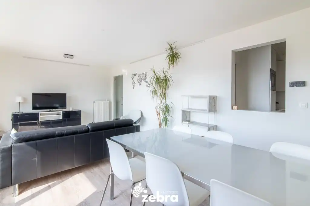 Goed onderhouden appartement met 3 slaapkamers in centrum Tielt! foto 9