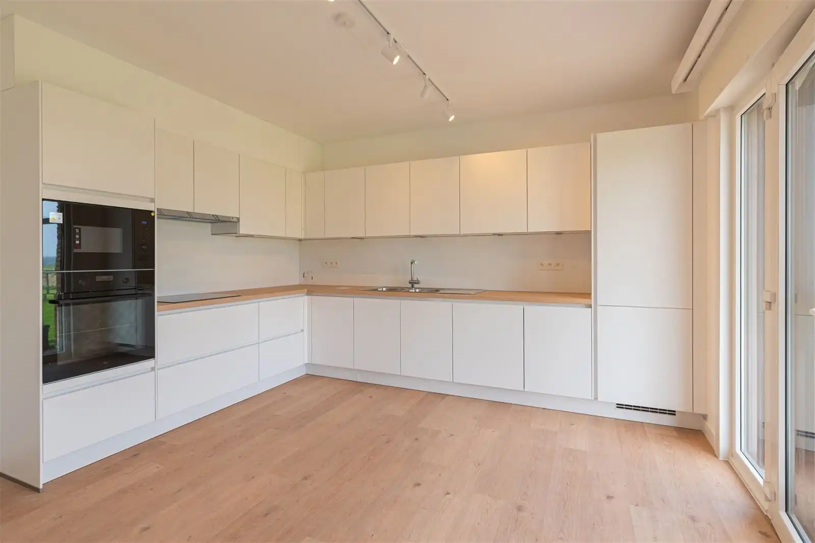 Landelijk gelegen 4-gevel villa - volledig vernieuwd foto 10