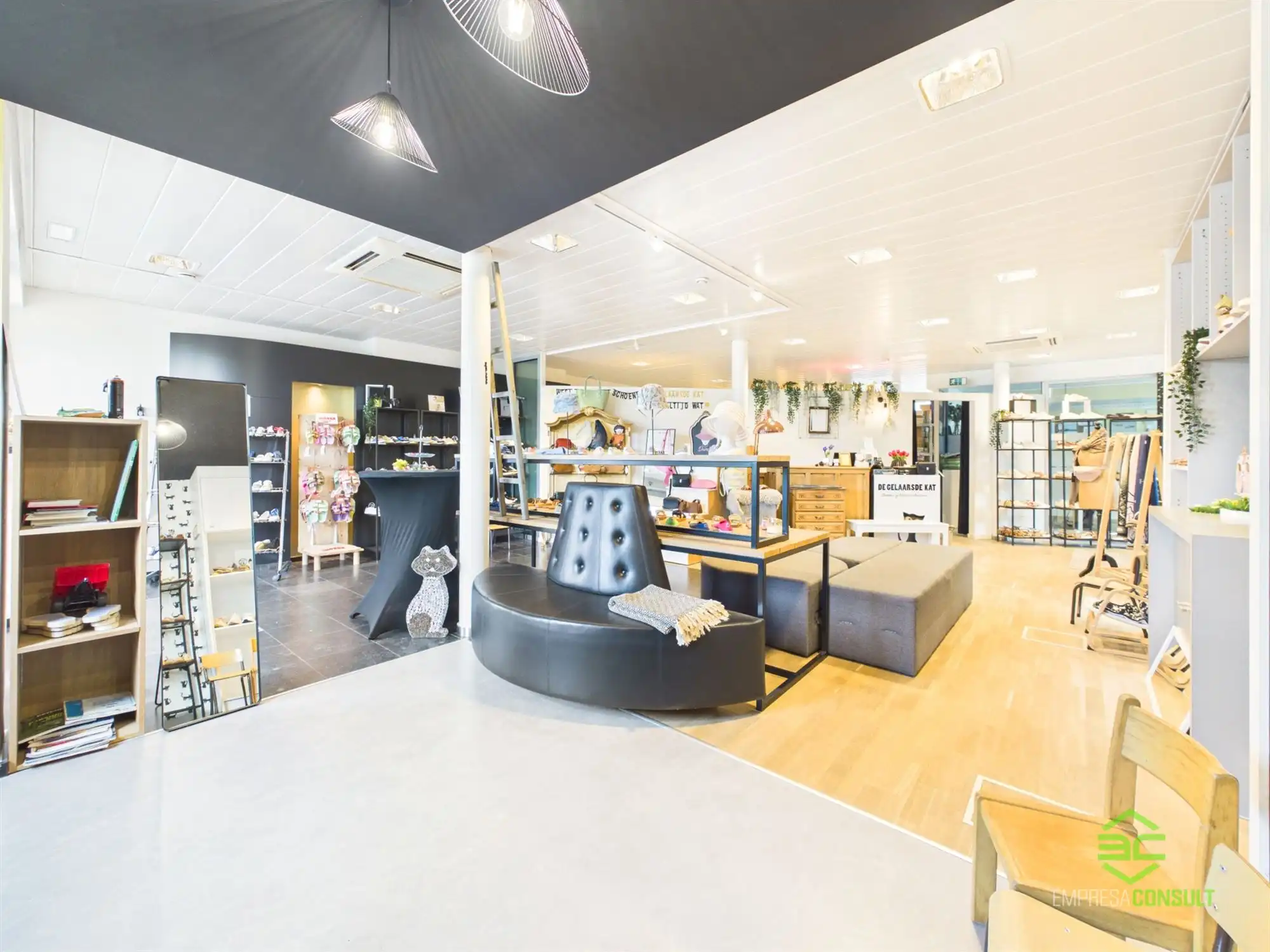 Handelsruimte van 125m² aan doorgaande weg in Budingen! foto 9