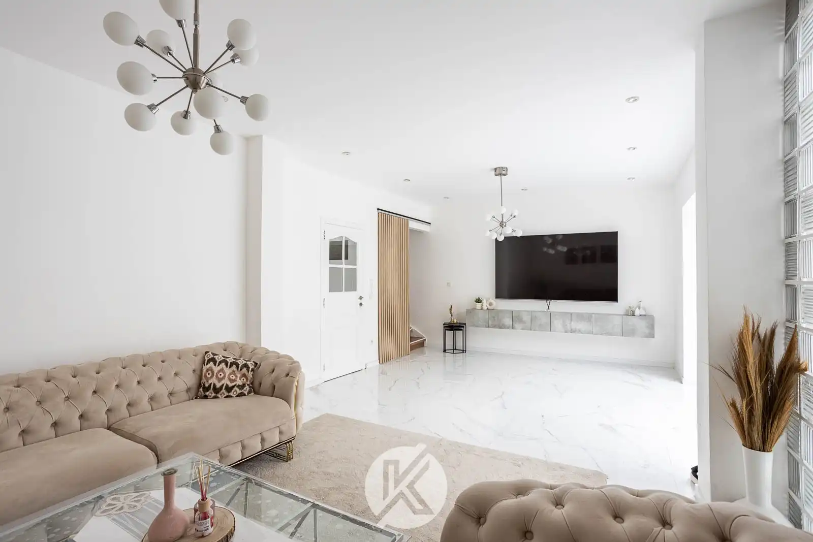 Veelzijdige woning op het dorpsplein foto 8