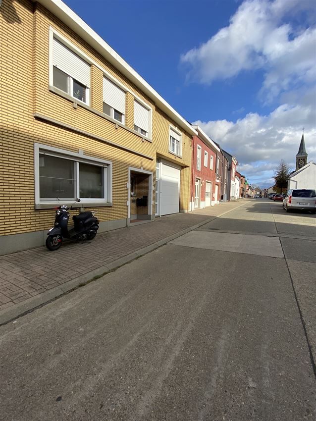 Ruim gelijkvloers appartement met 2 slaapkamers op boogscheut van E314 foto 2