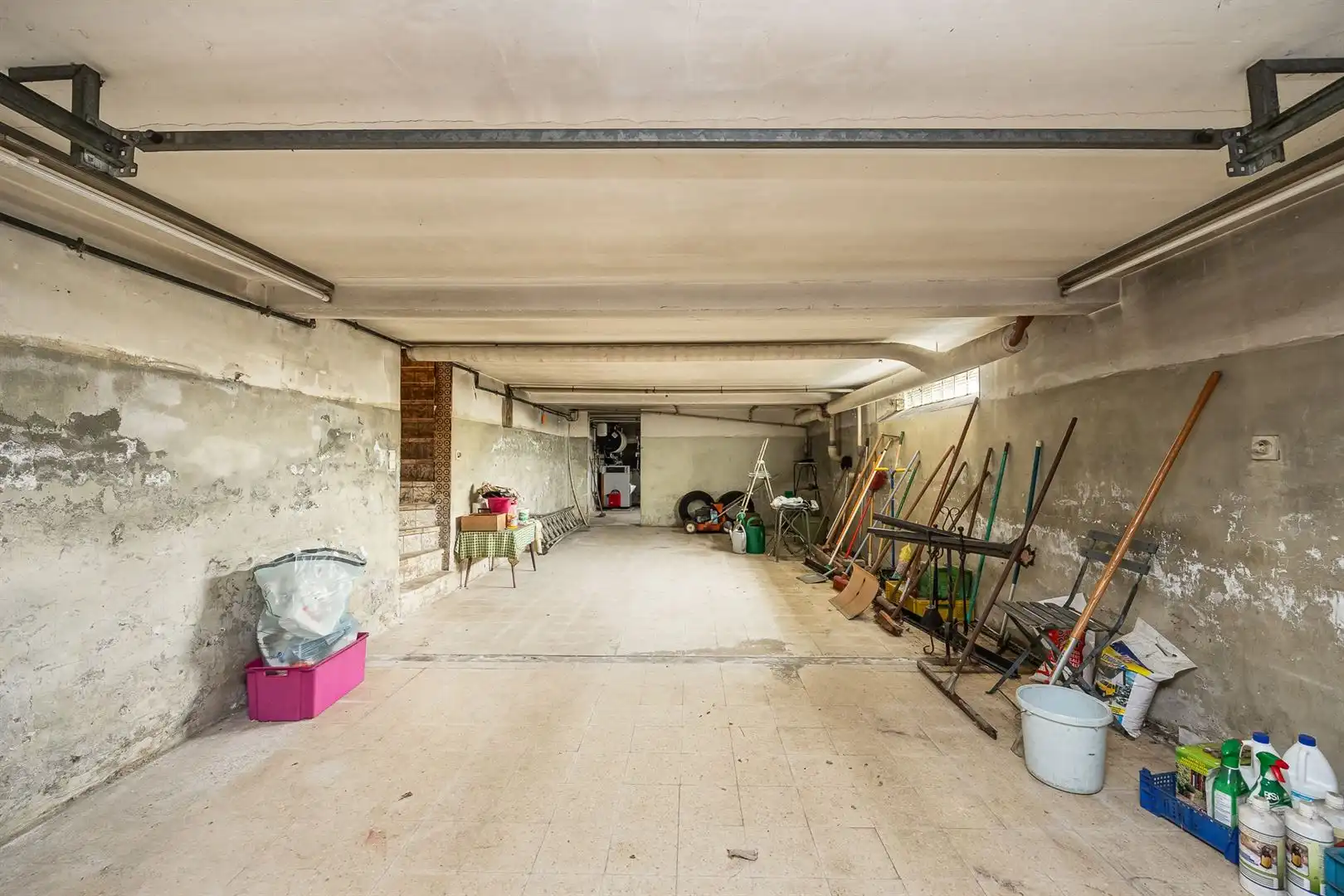 Charmante, te restaureren seventies-woning met 3 slpk. foto 15