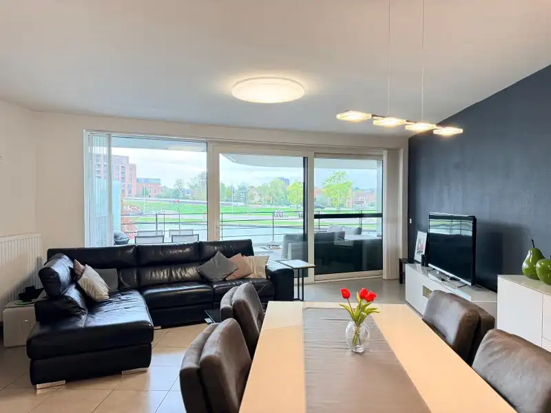 2 slaapkamer appartement met prachtig uitzicht! foto 8