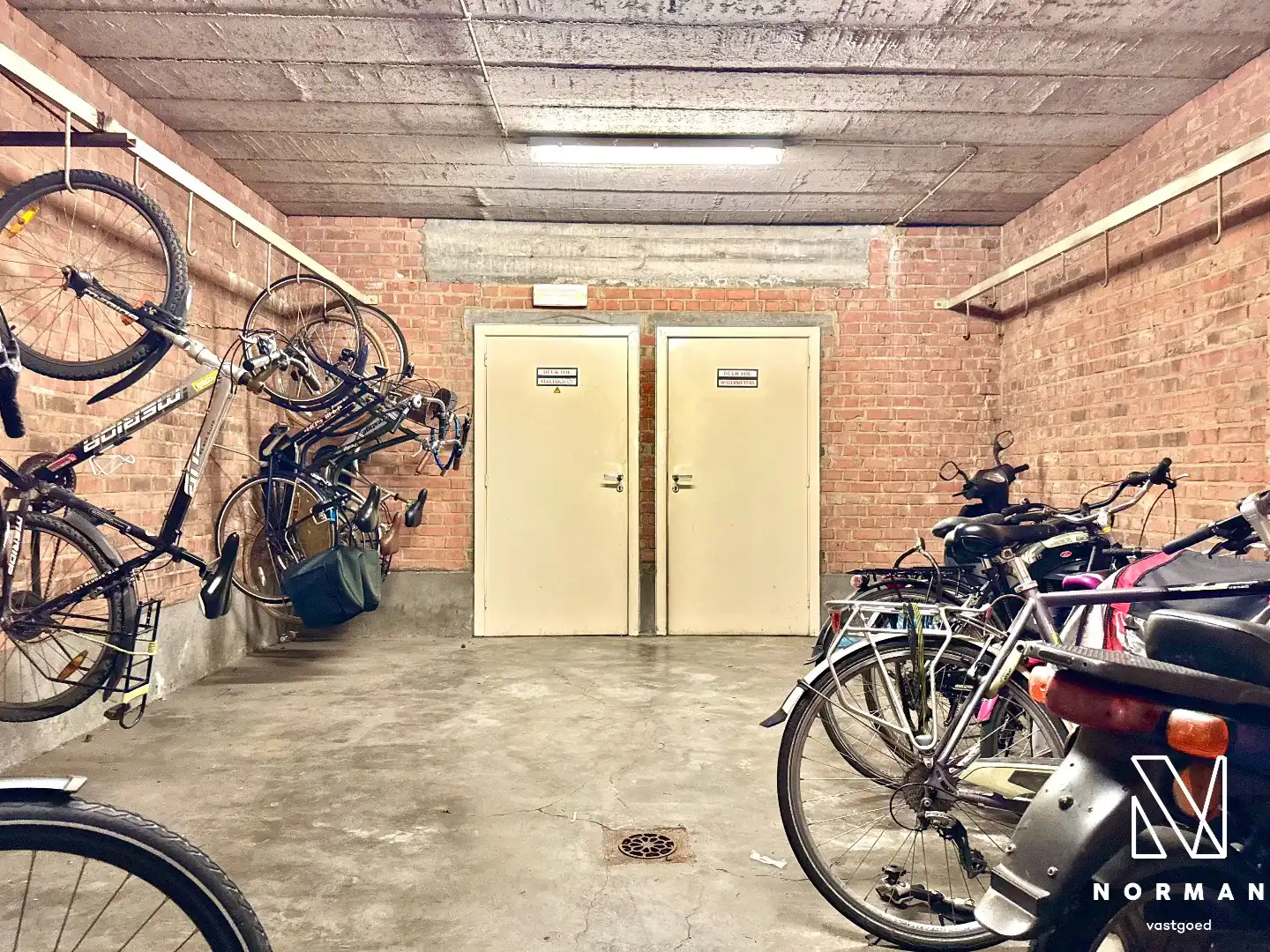 Instapklaar, energiezuinig 2-slaapkamer appartement inclusief ondergrondse autostaanplaats en terras te koop in Kuurne! foto 19