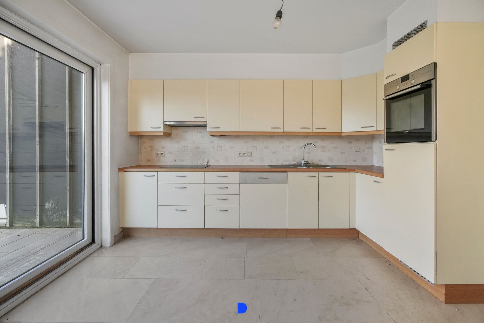 Halfopen woning met tuin in Oekene! foto 7