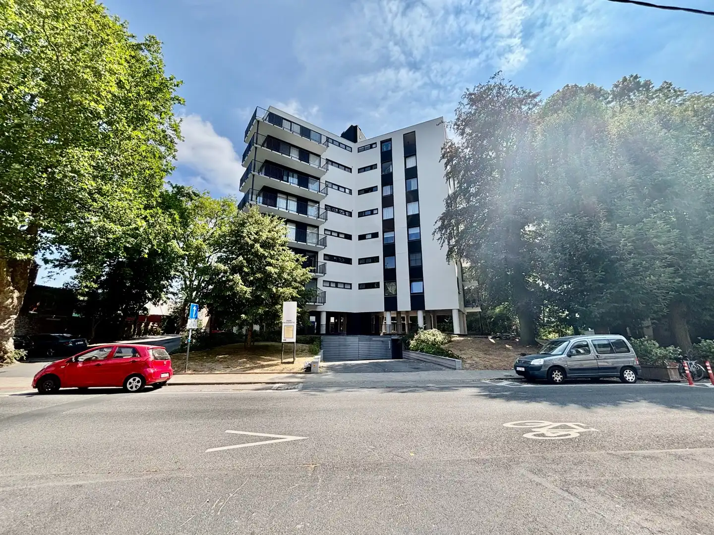 Instapklaar appartement te Roeselare foto {{pictureIndex}}