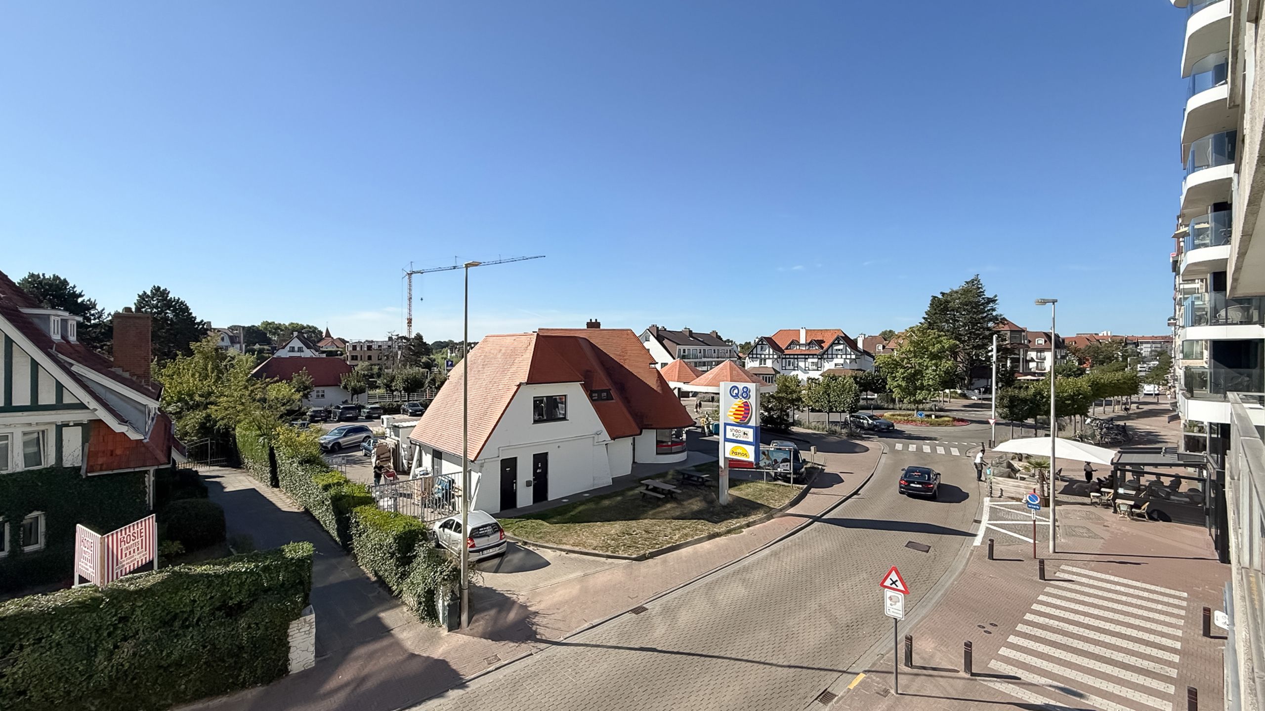Ruim 1-slaapkamerappartement op toplocatie Kustlaan – Zoute foto 2