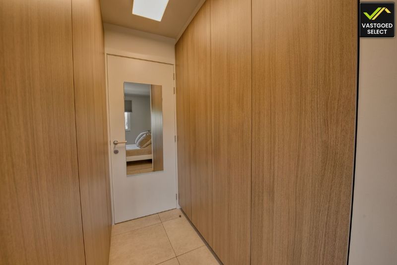Instapklaar appartement te koop in Eeklo, 2 slaapkamers, EPC A, terras en garage foto 11
