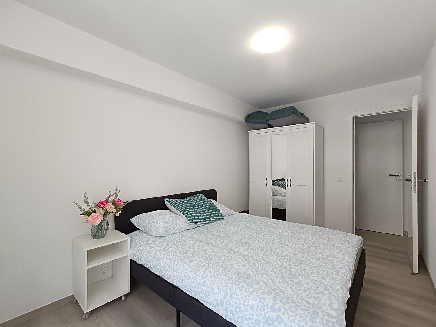 Gerenoveerd appartement aan de achterzijde van de zeedijk. foto 7