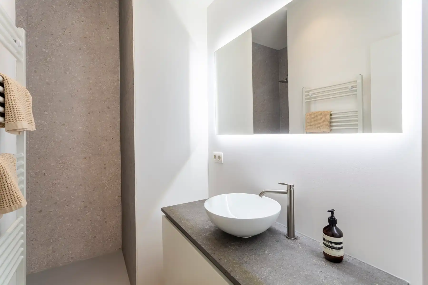 Prachtig gerenoveerd appartement nabij het Zuid foto 8