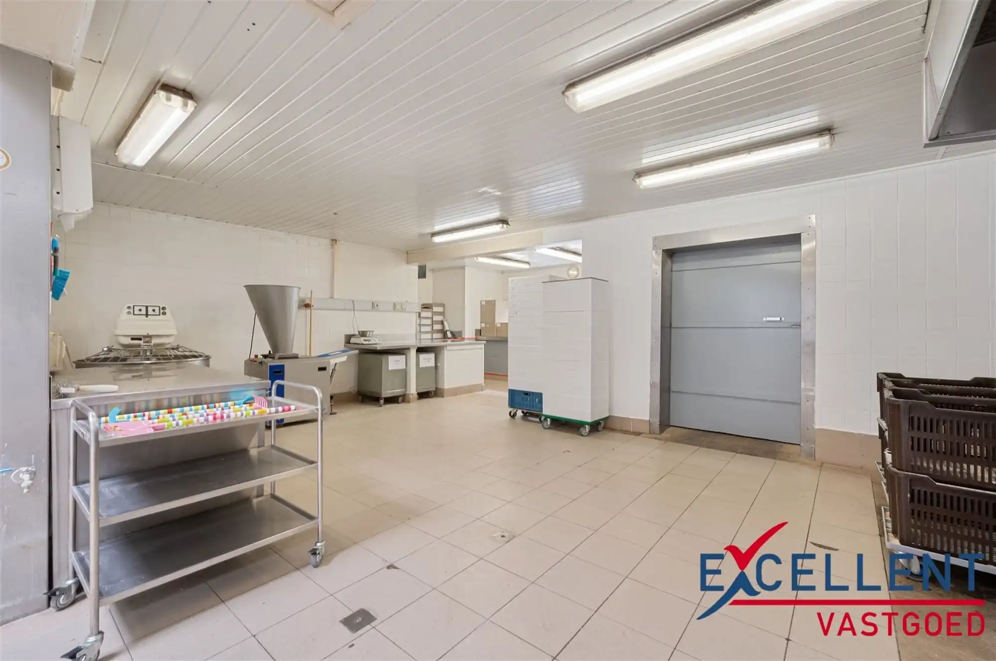 Uniek handelspand met ruime woonst foto 2