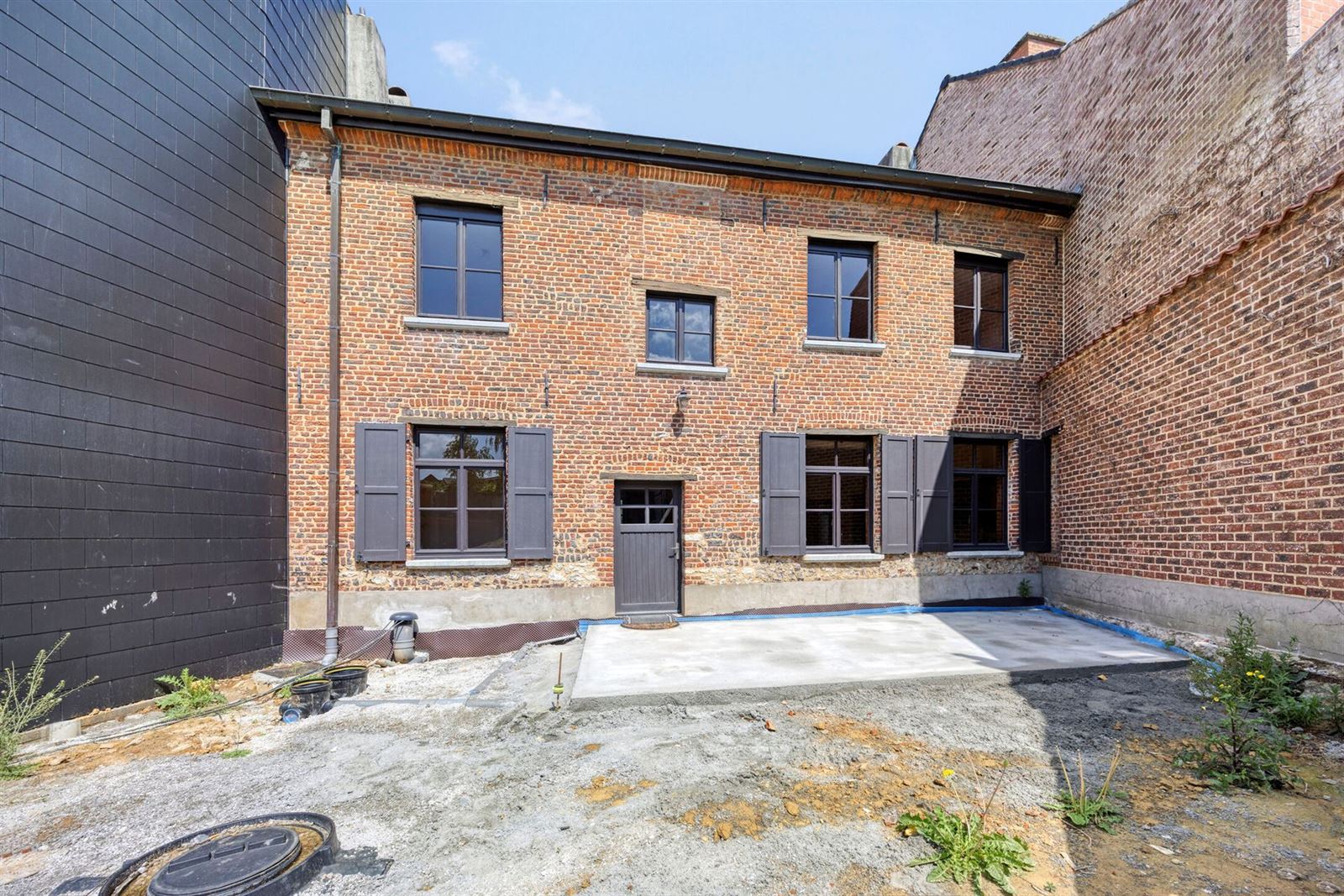 Woning met 3 slaapkamers, tuin en 2 staanplaatsen foto 2