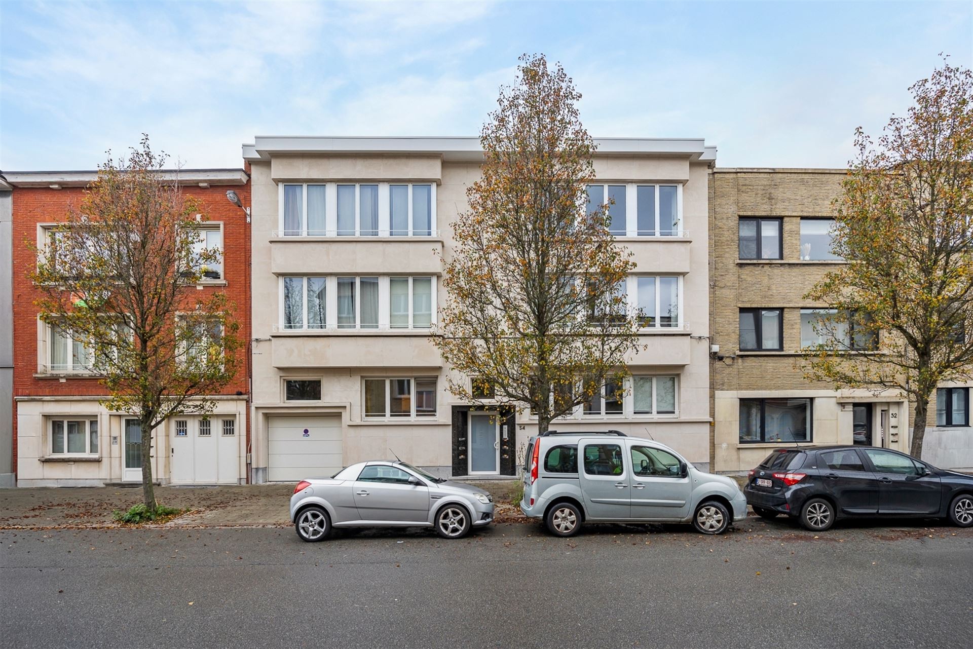 Karaktervol gelijkvloers appartement in de Tentoonstellingswijk  foto {{pictureIndex}}