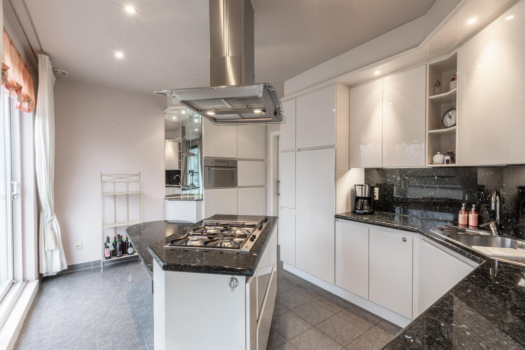 Riante penthouse met o.a. 3 slpks, 2 badks en ruime terrassen foto 9