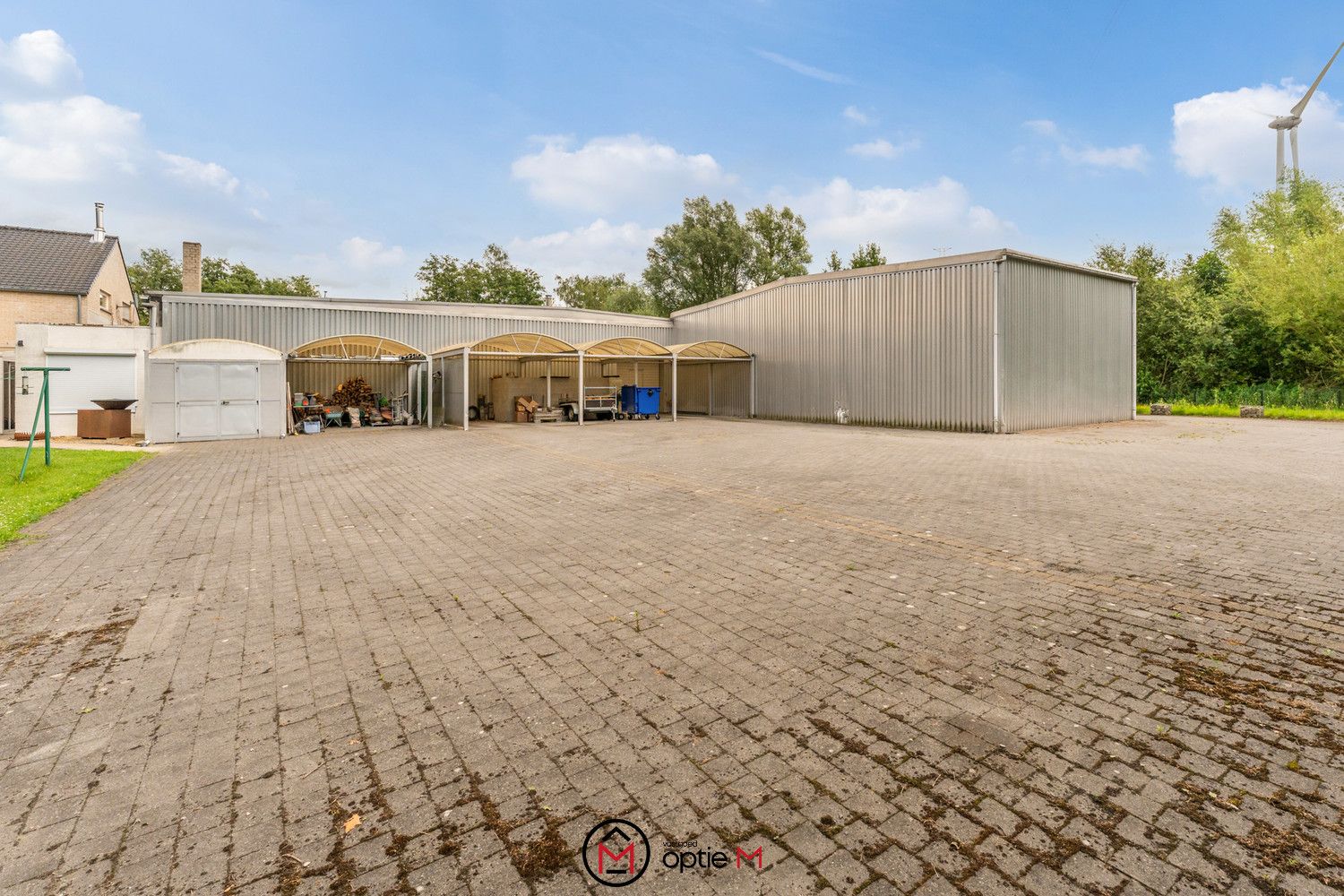 VASTGOEDVENNOOTSCHAP: MAGAZIJN MET CONCIERGEWONING + WINKEL foto 31