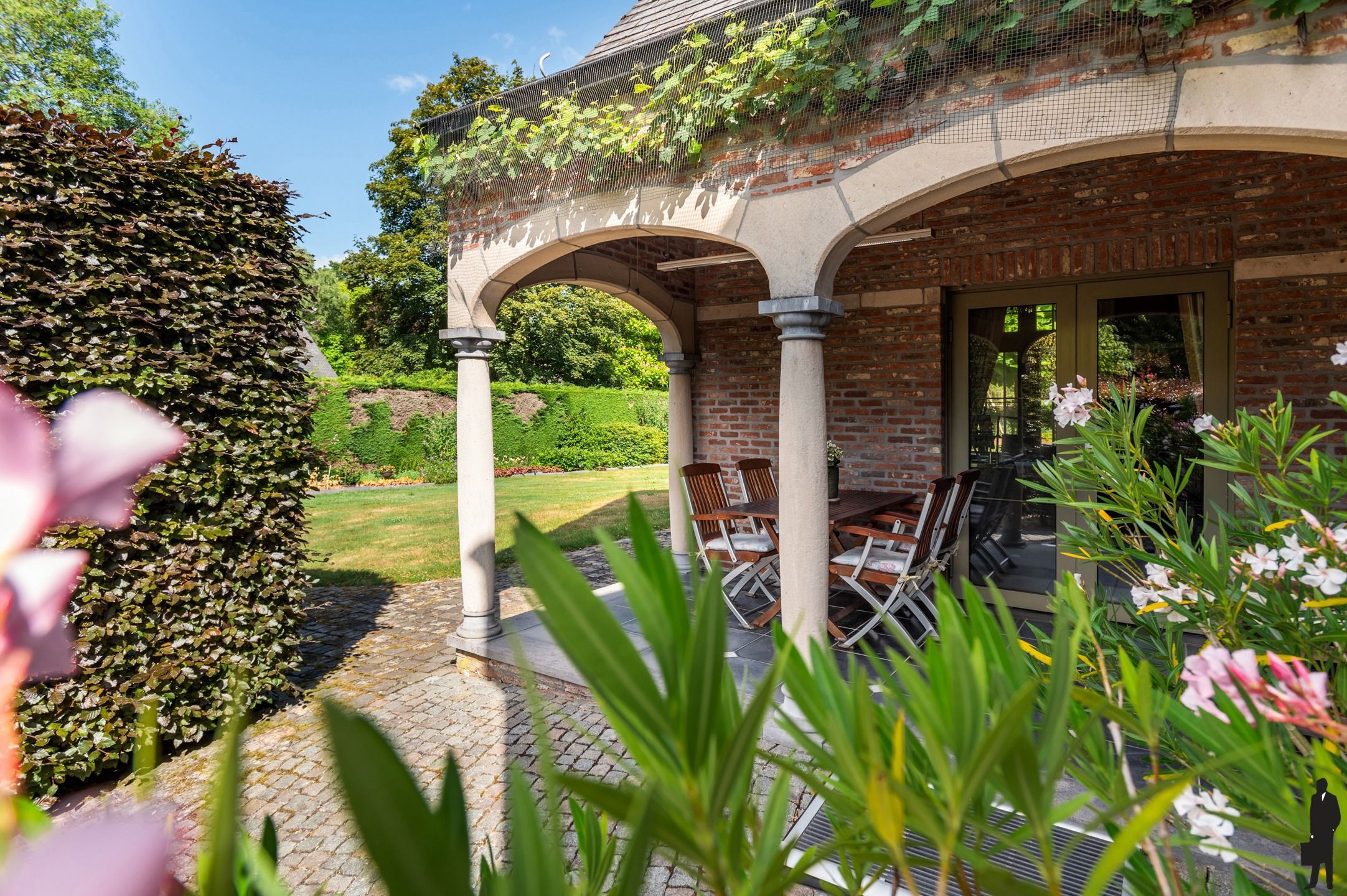 Exclusieve villa met conciërgewoning op 4.102m² foto 37