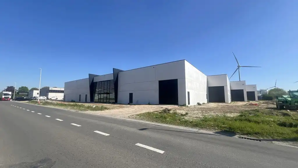 Nieuwbouw magazijn met kantoor te huur in Durmakker Evergem foto 2