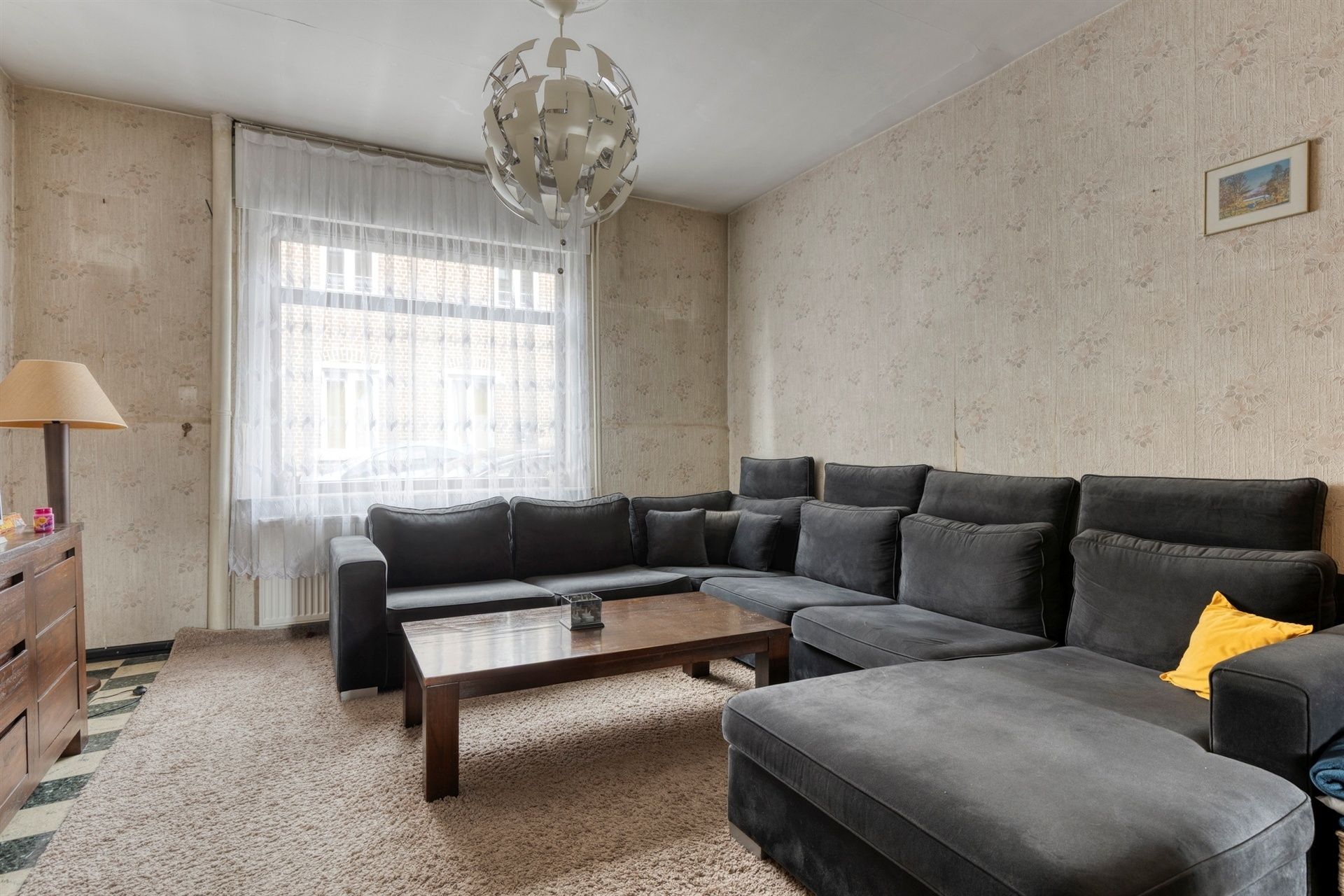 Ruime woning met potentieel in hartje Merchtem
 foto 3