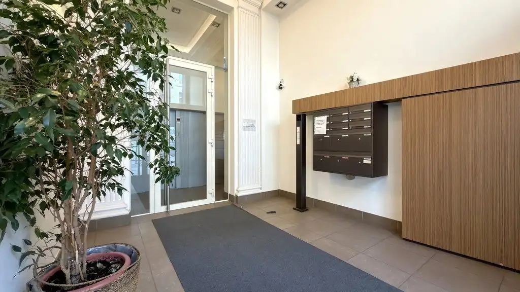 Ingedeelde kantoorruimte te huur nabij station Antwerpen-Centraal foto 2